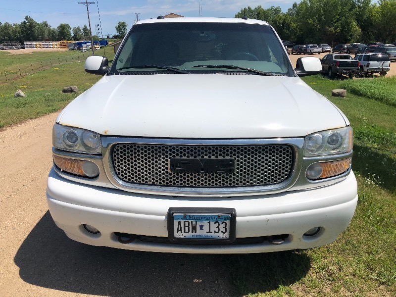 2003 GMC Yukon XL AWD No Reserve