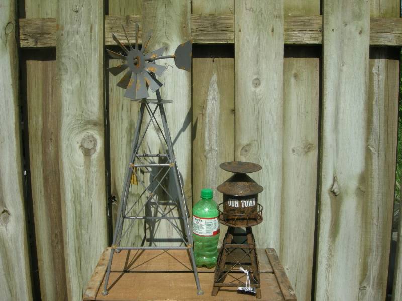 lot 9 image: Decorative Windmill and Watertower