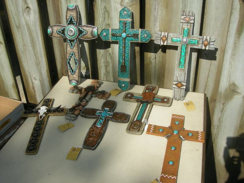 lot 18 image: 8 Western Crosses