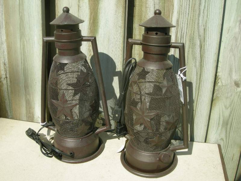 lot 17 image: Pair Star Lantern Lamps