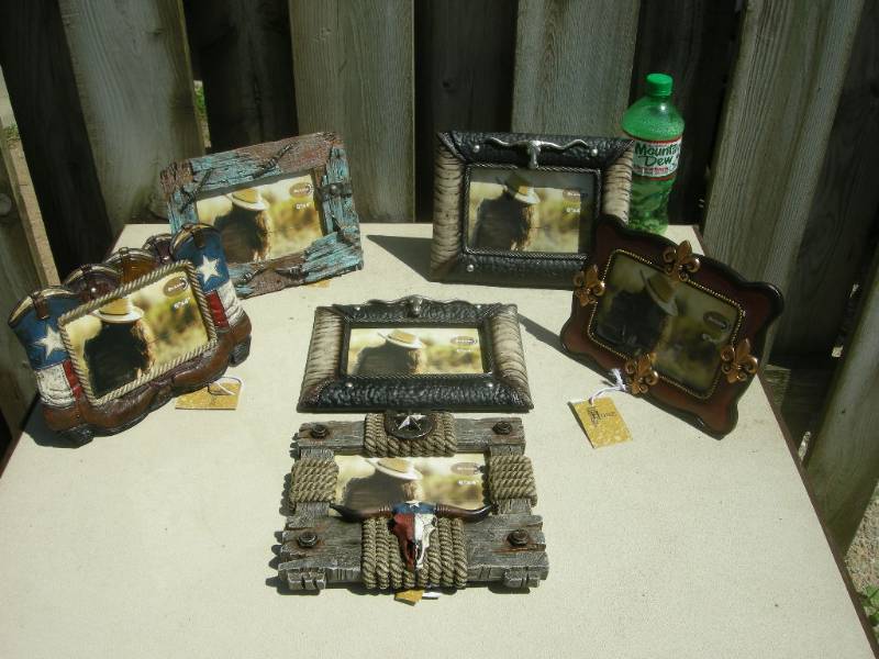 lot 27 image: Western Look Photo Frames
