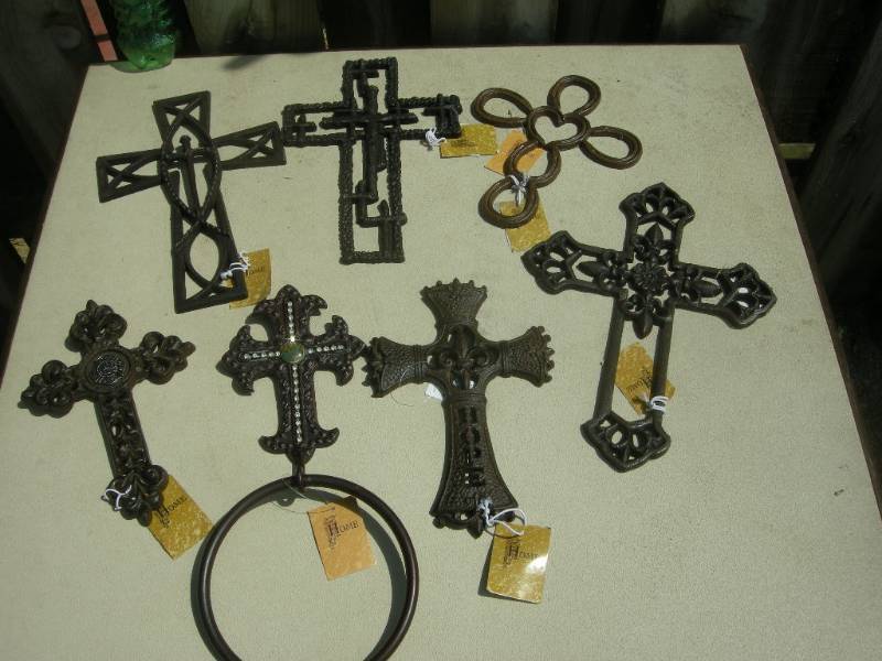 lot 55 image: Cast Iron Crosses