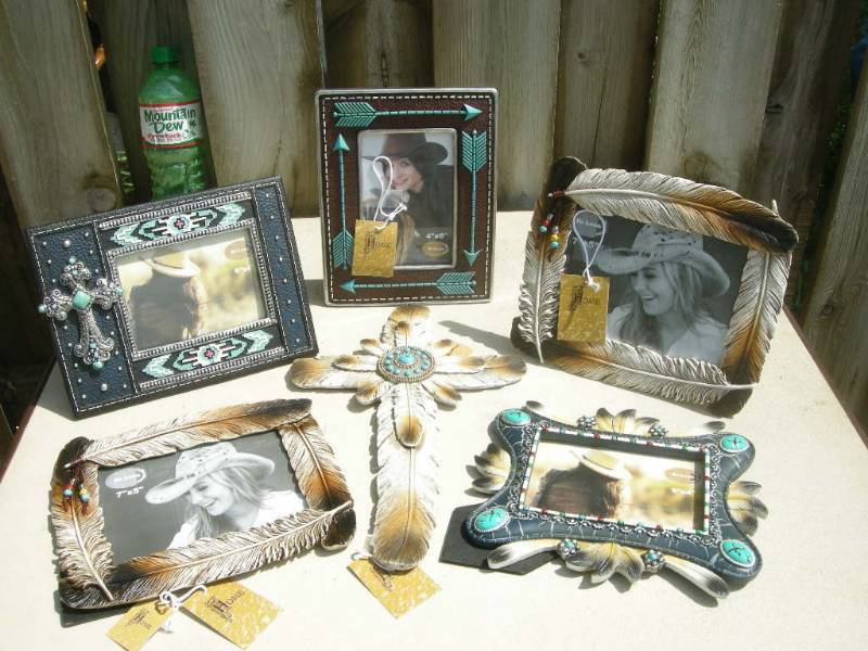 lot 57 image: SouthwestFeather Frames, Cross