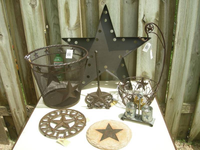 lot 61 image: Western Star Decor