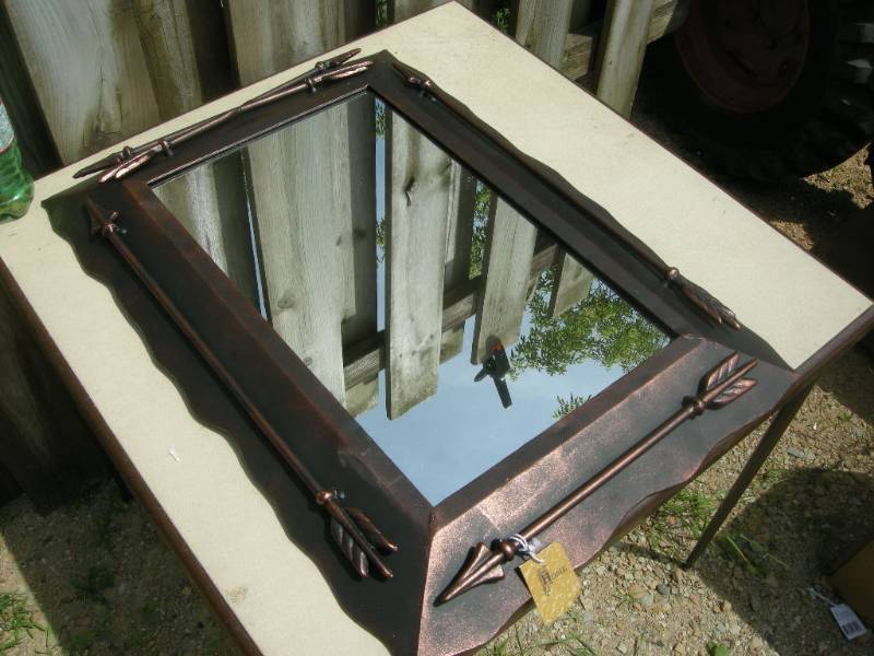 lot 70 image: Metal Arrow Mirror