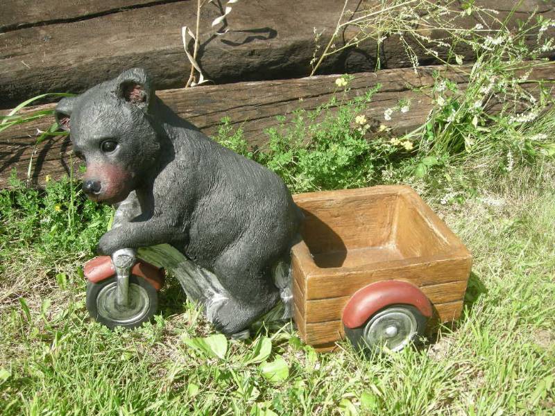 lot 81 image: Bear and Cart PlanterFigure