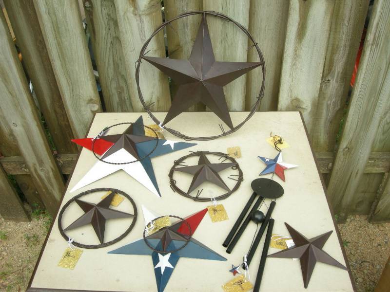 lot 90 image: Star Decor