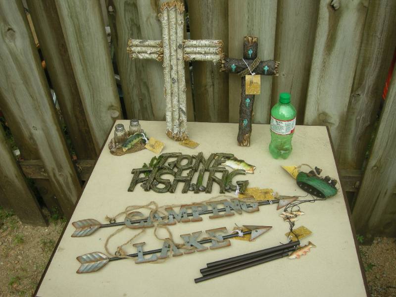 lot 91 image: Fishing, Cabin Decor