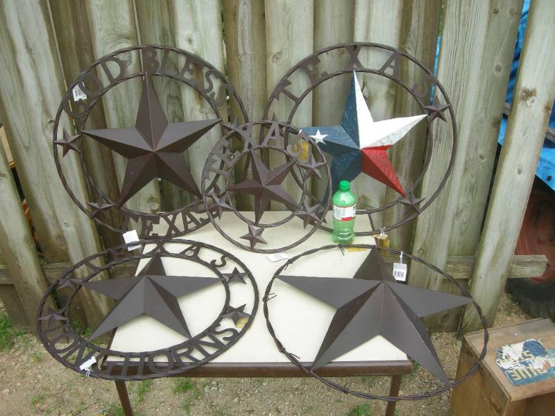 lot 96 image: 5 Metal Western, Texas Hangers