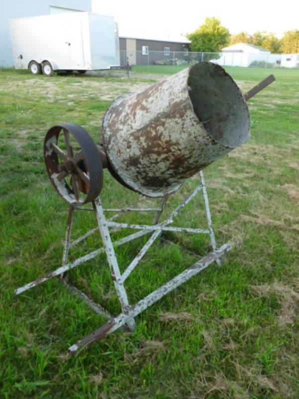 lot 2 image: Cement Mixer