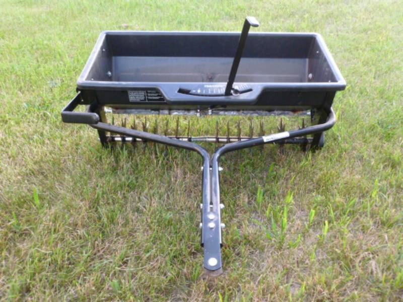 lot 3 image: Lawn Aerator
