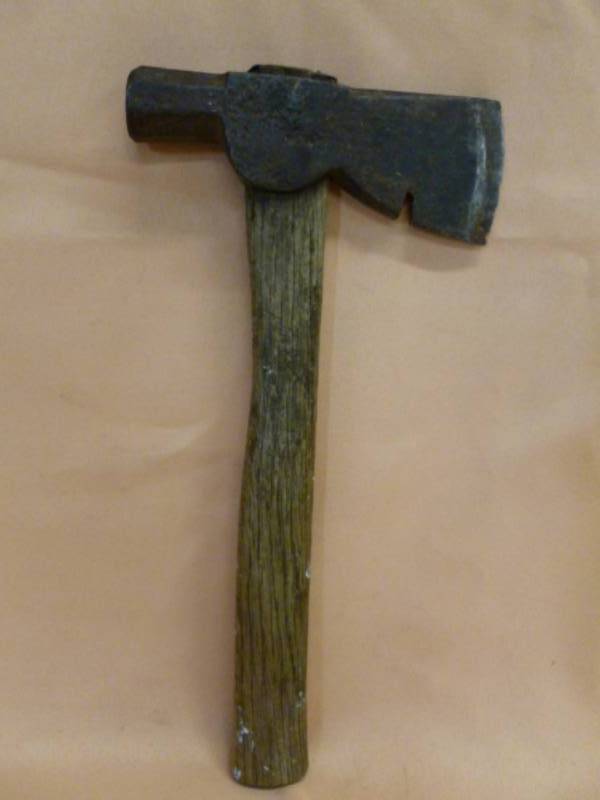 lot 20 image: Vintage Ax