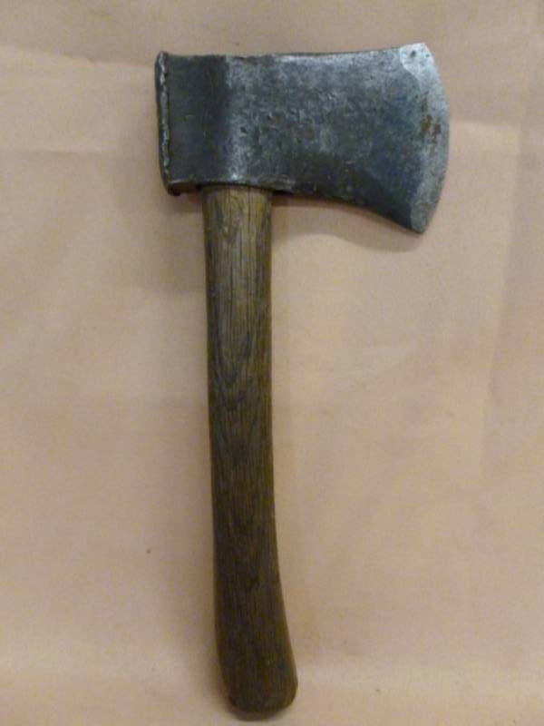 lot 27 image: Vintage Camp Ax