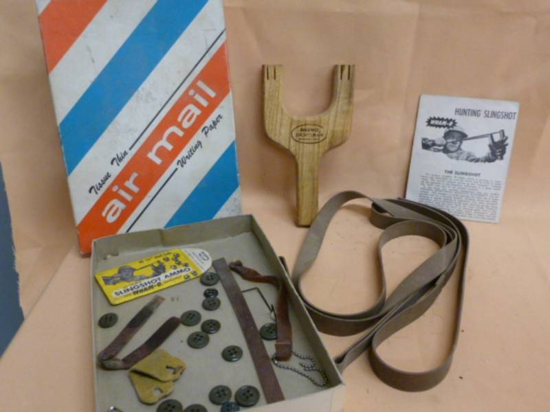 lot 47 image: Vintage Slingshot Kit