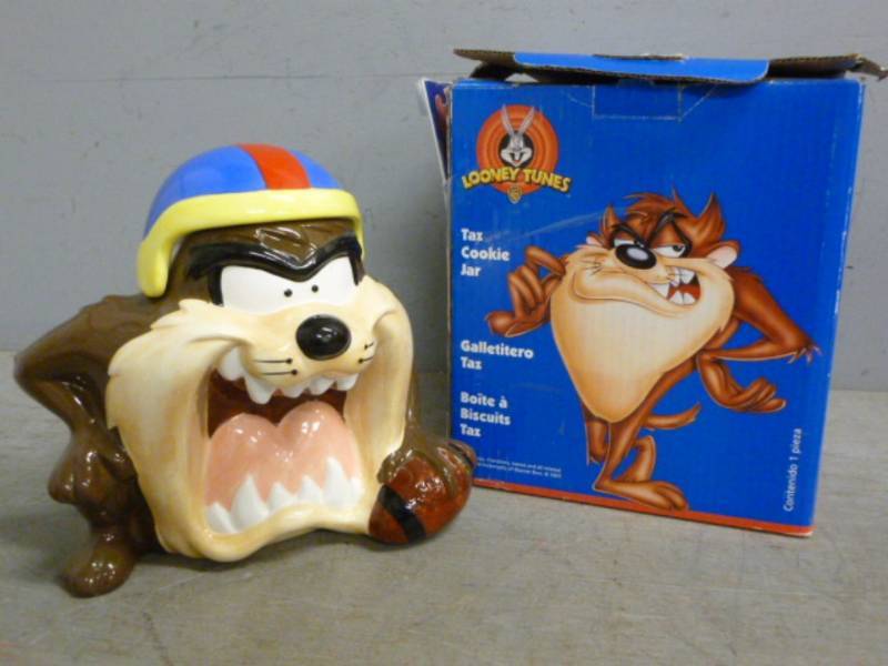 lot 68 image: Cookie Jar