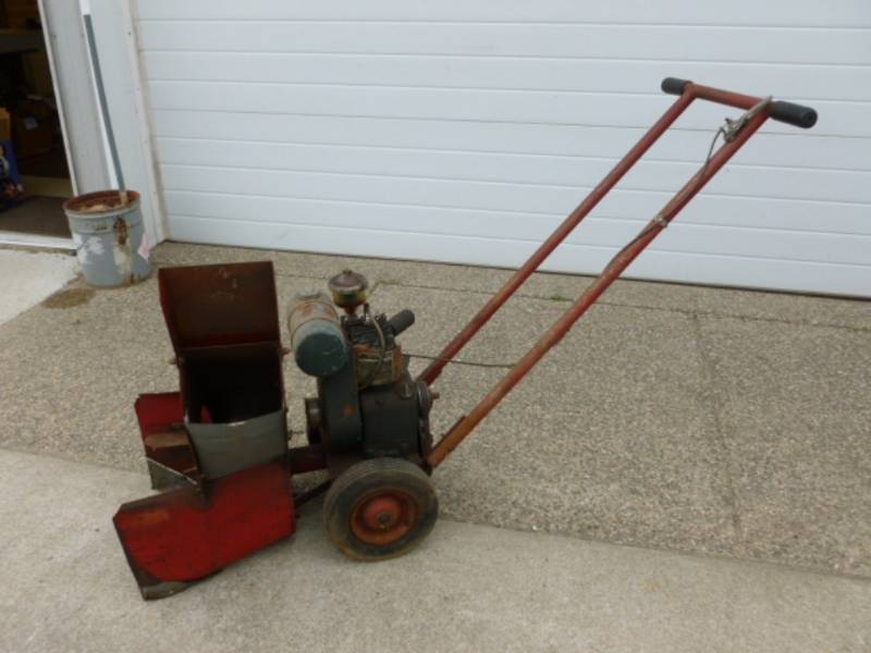 lot 85 image: Vintage Clinton Snowblower