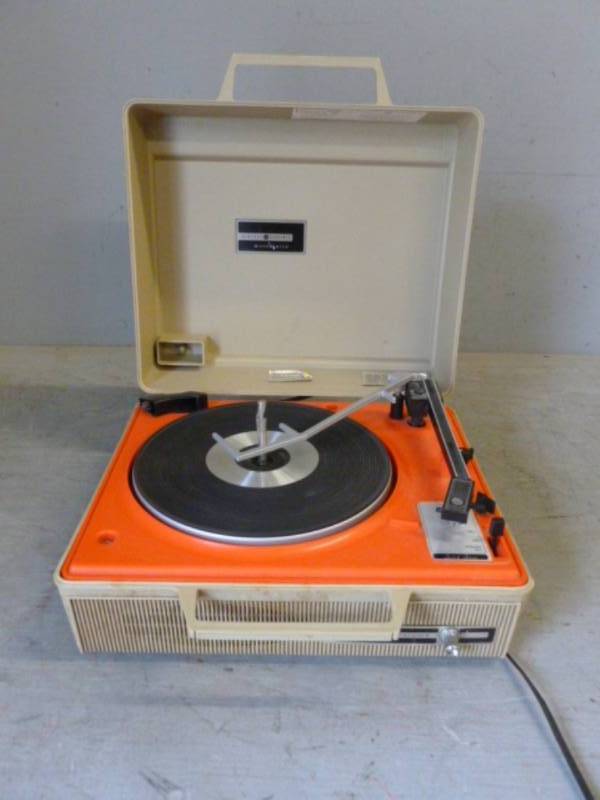 lot 98 image: Vintage Record Player