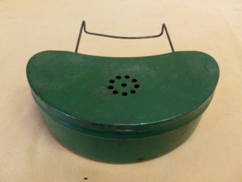 lot 109 image: Vintage Bait Box