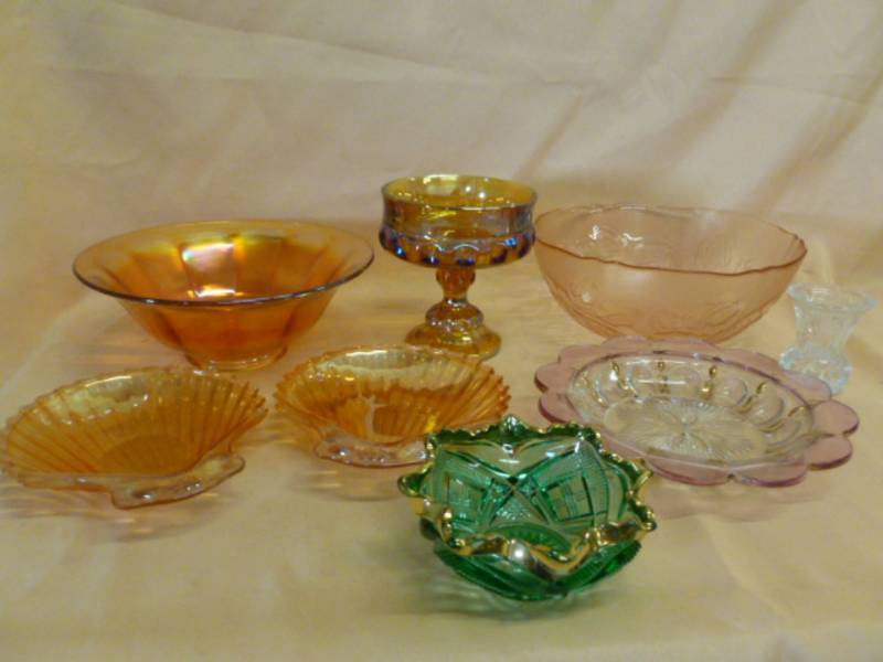 lot 141 image: Vintage Glass