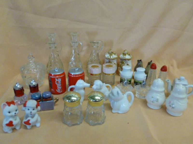 lot 148 image: Salt & Pepper Shaker Sets