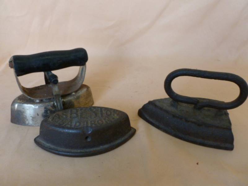lot 174 image: Antique Sad Irons