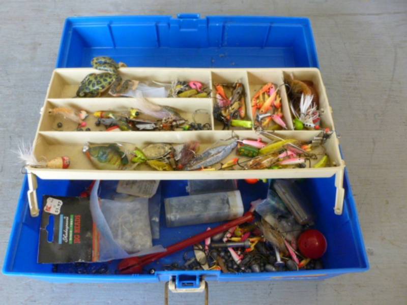 lot 184 image: Fishing Tackle Box