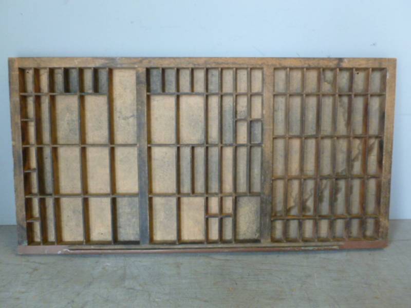 lot 187 image: Vintage Printers Drawer
