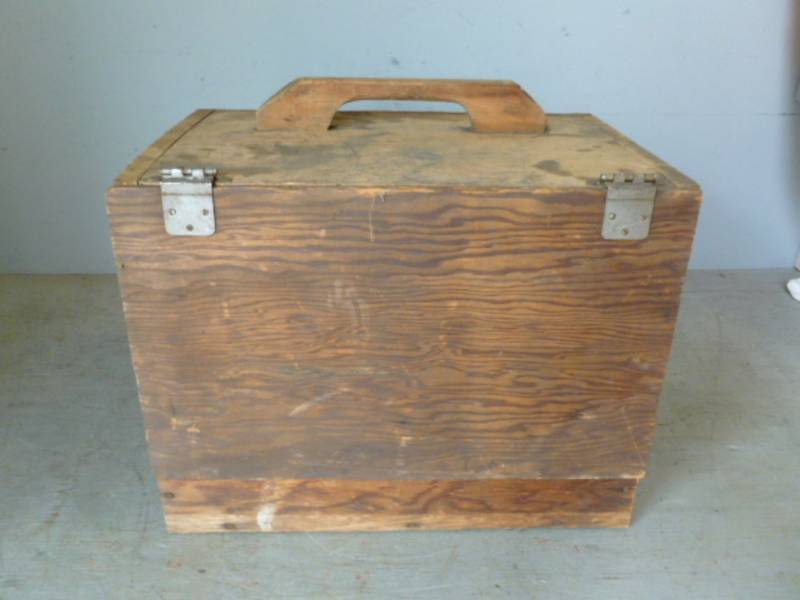 lot 188 image: Vintage Carpenters Box