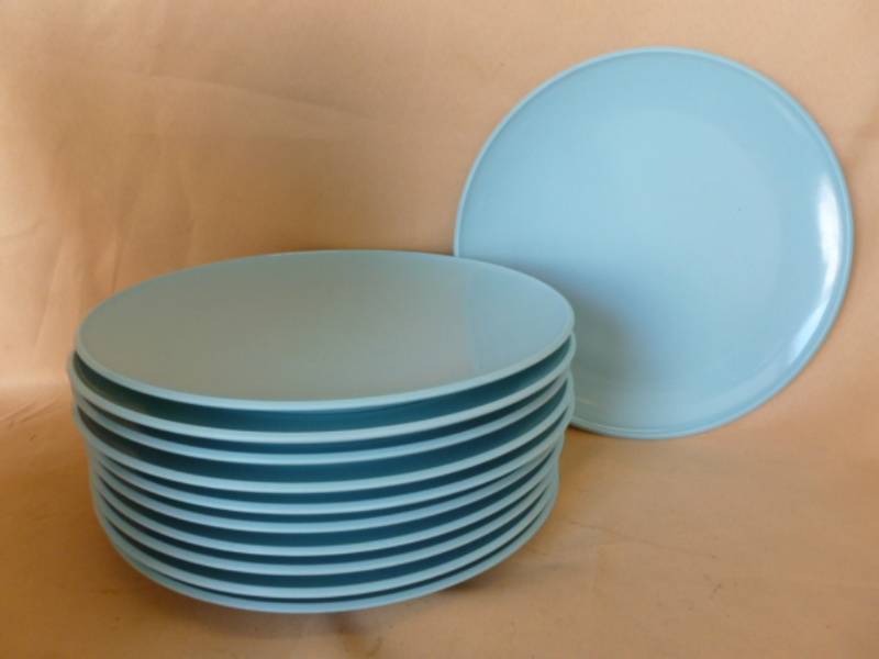 lot 212 image: Vintage Dinner Plates