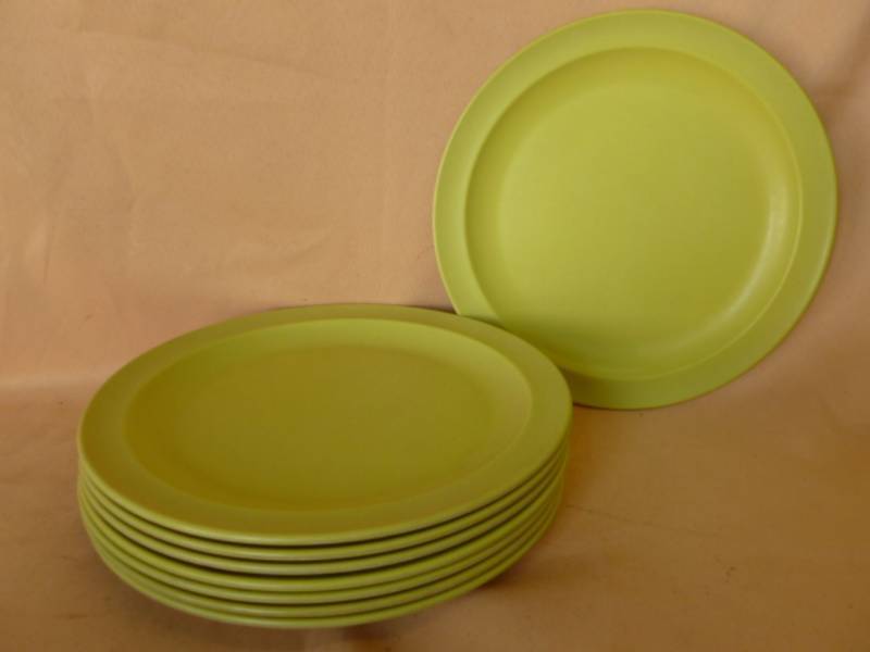 lot 213 image: Vintage Dinner Plates