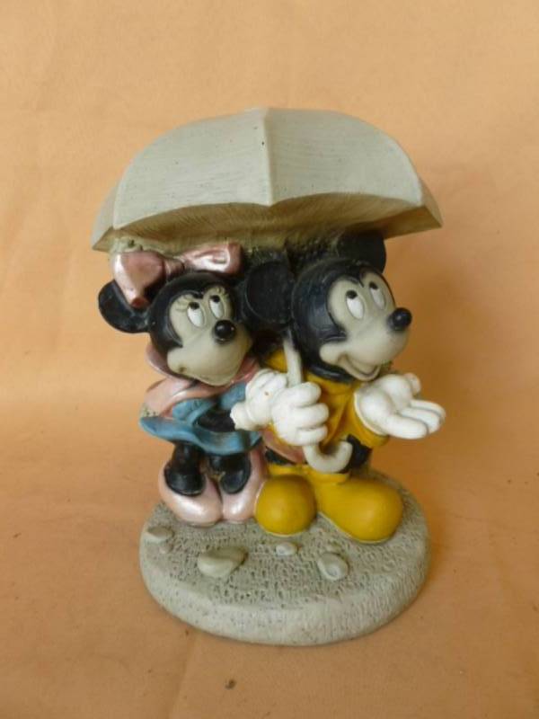 lot 231 image: Mickey Mouse Collectible
