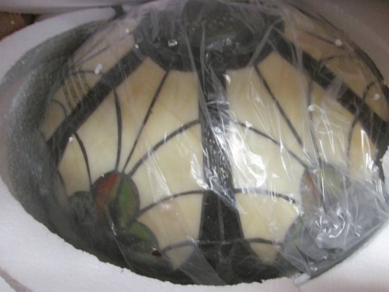lot 18 image: Stain Glass Table Lamp open box Ret...