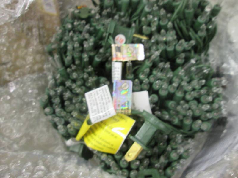 lot 121 image: Home Accents Holiday 100-Light Stri...