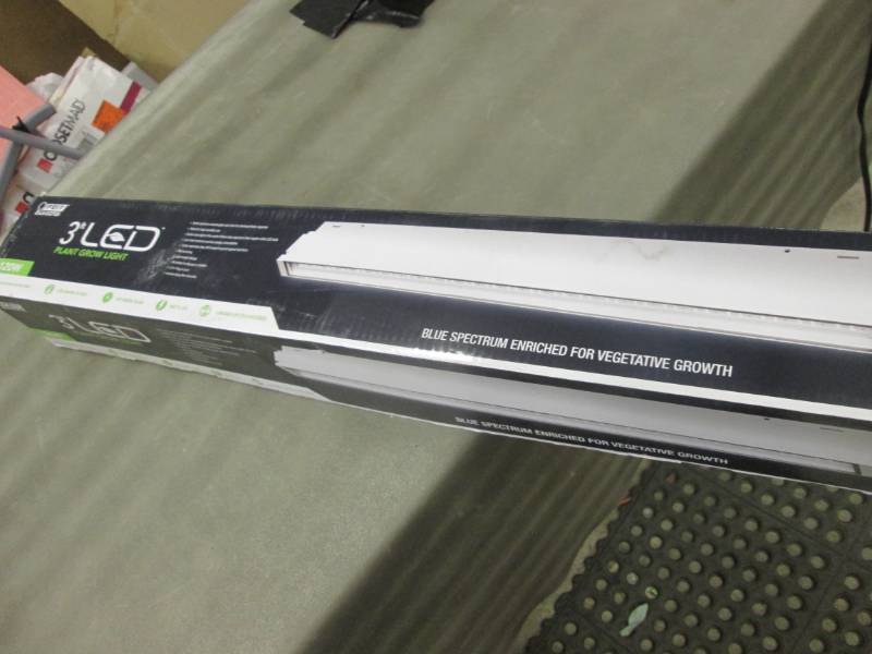 lot 130 image: Feit Electric 3 ft. 120-Watt Heavy-...