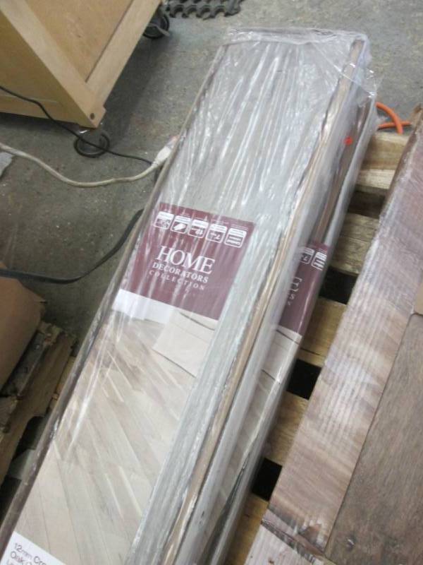 lot 201 image: 2 Cases Home Decorators Collection ...