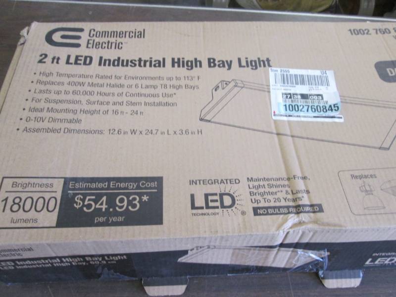 lot 227 image: Commercial Electric 2 ft. 400-Watt ...