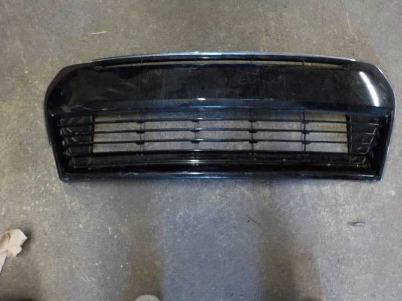 lot 13 image: Car Part 42 x 14...