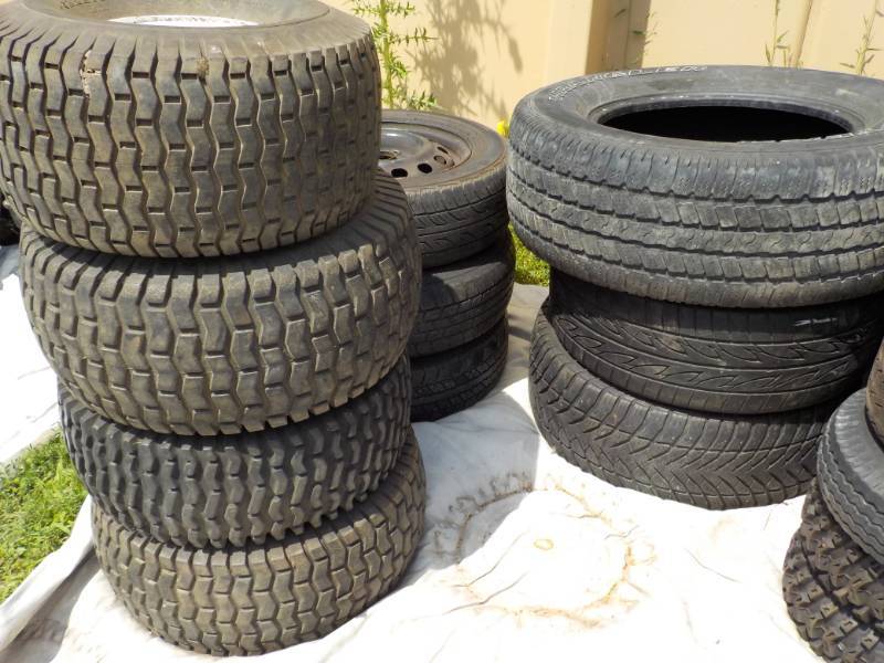 lot 63 image: Lot of 10 tires...