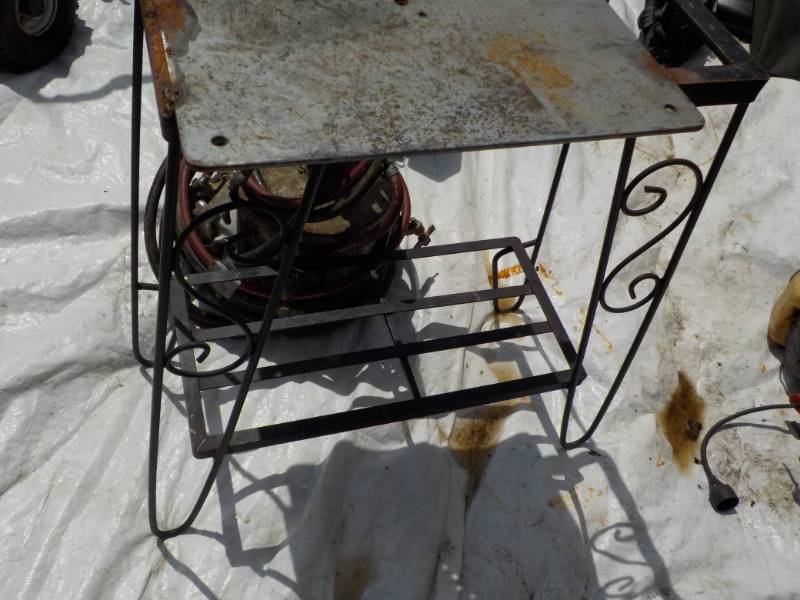 lot 84 image: Metal Stand for a Tool and Oil Spra...