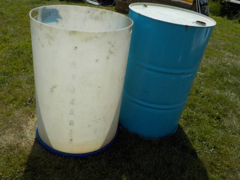 lot 91 image: Metal and Plastic Barrels...