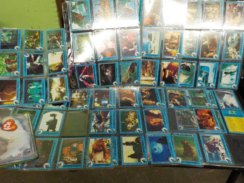 lot 99 image: 1982 ET Trading Cards and 1994 Chil...