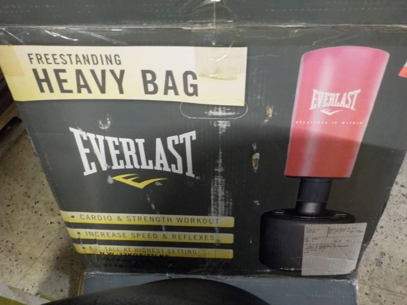 lot 116 image: Everlast Free Standing Heavy Bag...
