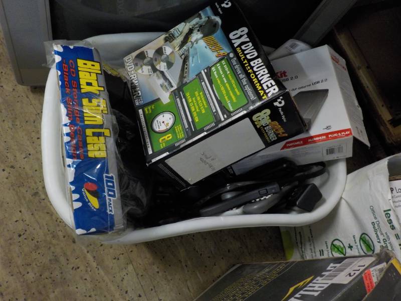 lot 124 image: Lot of  8 x DVD Burner, Black Slim ...