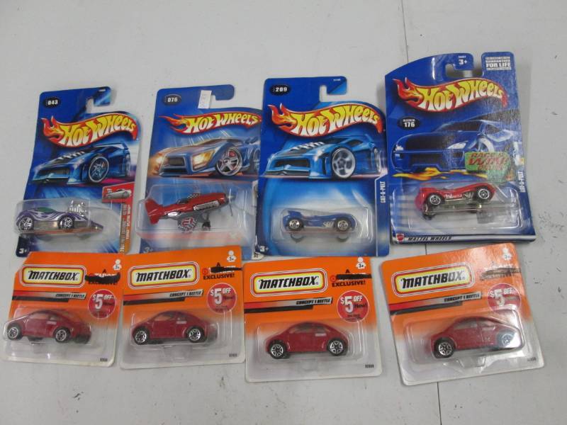 lot 286 image: Hotwheels and matchbox cars...