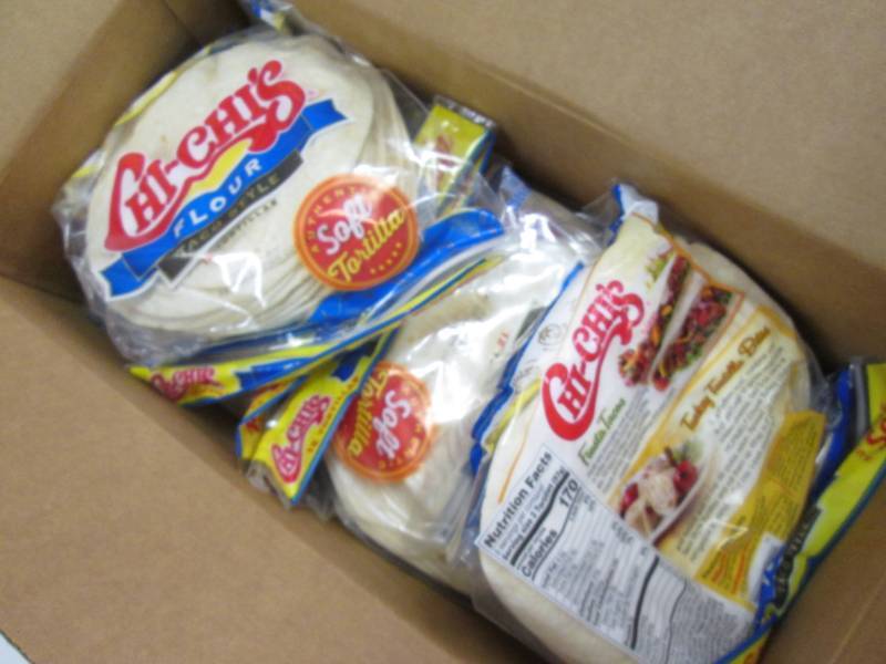 lot 326 image: 12 12 count Chi Chis flour tortill...