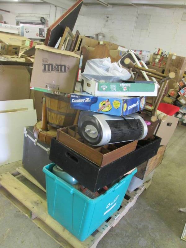 Pallet of UnclaimedUnsold  Items s...