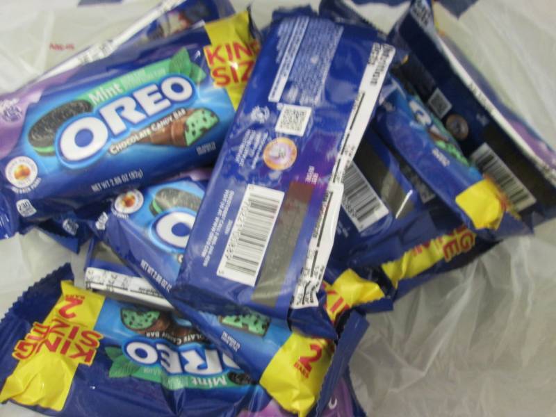 12 - 2.88 oz pkg Mint Oreo Chocolat...