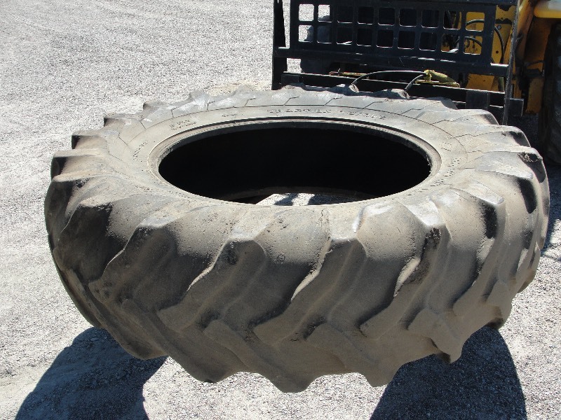 1 TRACTOR TIRE