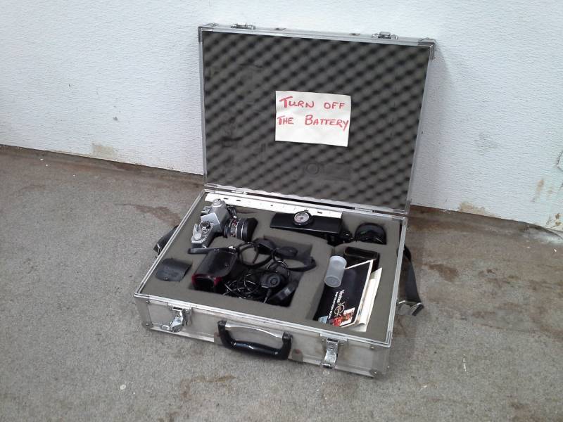 lot 27 image: Vivitar 450 SLR 35mm Camera, Lenses, Light Meter, Flash Unit, Manuals, Hard Carry Case
