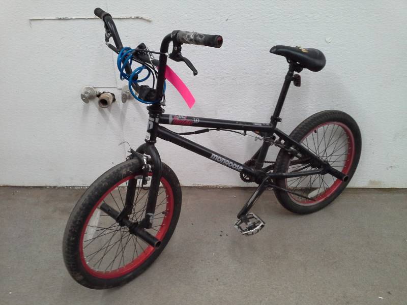 lot 7 image: Mongoose 3  Single-speed  20-inch Trick Bike